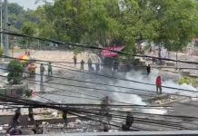 Demo di Depan Kantor Bupati Pati Berakhir Ricuh, Gas Air Mata Dilepaskan