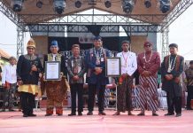 Kirab 1.482 Peserta, 626 Tombak Raih Rekor MURI di Grebeg Mulud Njeporonan