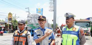 Urai Kemacetan Jalur Demak-Semarang, Pemprov Jateng dan Kepolisian Atur di Titik Banjir